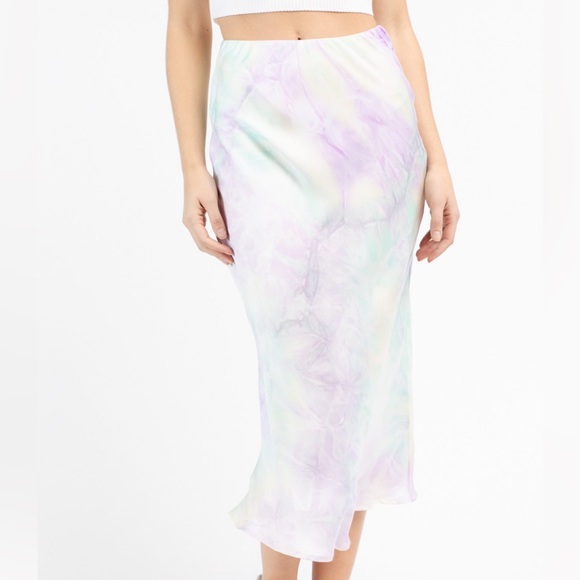 NWT Altar’d State Double Lined Tie Dye Satin Midi Skirt in Rainbow Multi Size XS - Picture 3 of 11